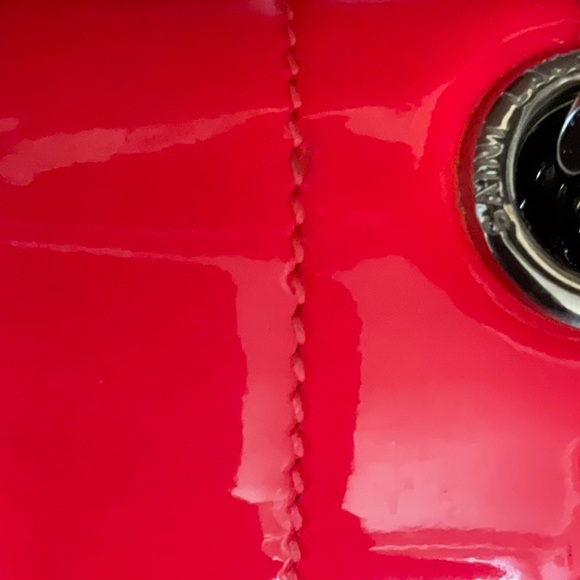 SAINT LAURENT Hot Pink Vicky Patent Leather Crossbody Bag - Picture 16 of 16